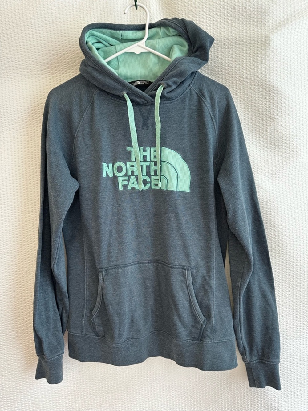 The North Face Women’s Blue Green Pullover Hoodie Sweatshirt Size: Medium
